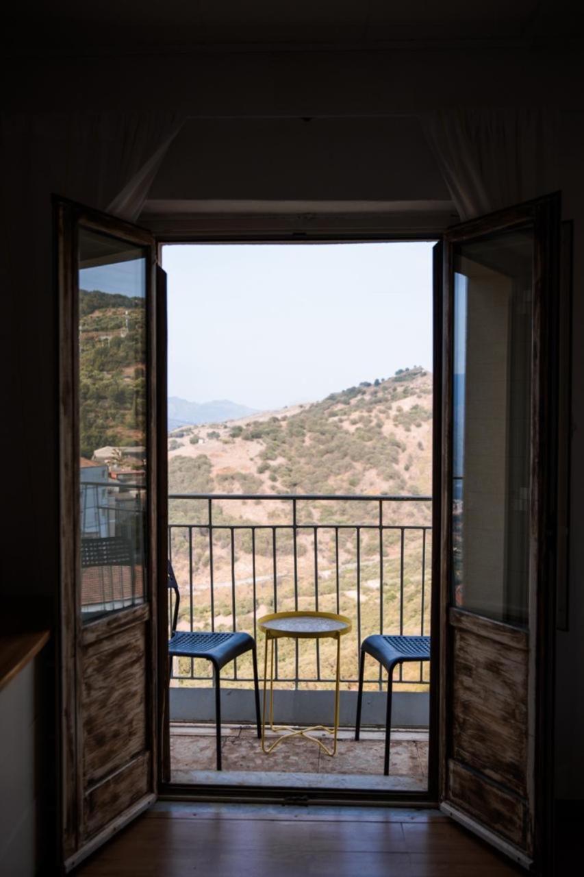 Le Chevalier Apartment Castiglione De Sicilia Eksteriør bilde